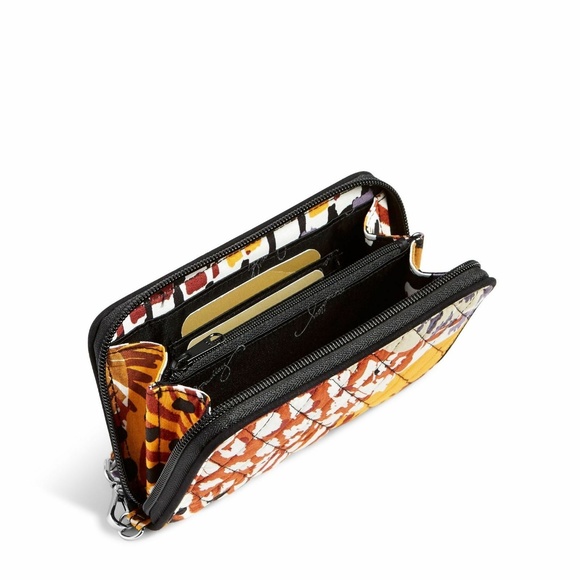 Vera Bradley RFID Grab & Go Wristlet Wallet - Picture 4 of 6